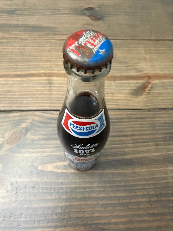 🏈🥤 Vintage 1971 Dallas Cowboys Super Bowl VI Pepsi Commemorative Bottle – Texas Stadium – 50+ Year