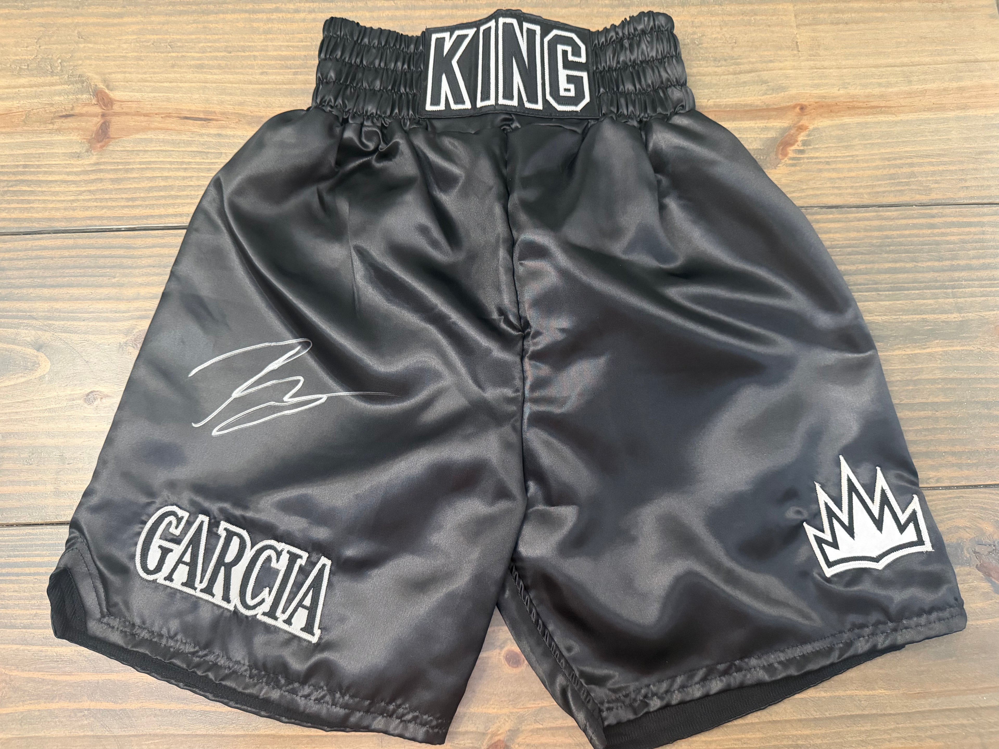 🥊 Ryan “KingRy” Garcia Signed Boxing Trunks – Beckett Witnessed Autograph – WBC Champion
