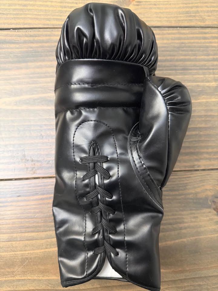 🥊 Mike Tyson Signed Everlast Boxing Glove – JSA Witnessed + Fiterman Sports – Iconic Autograph!