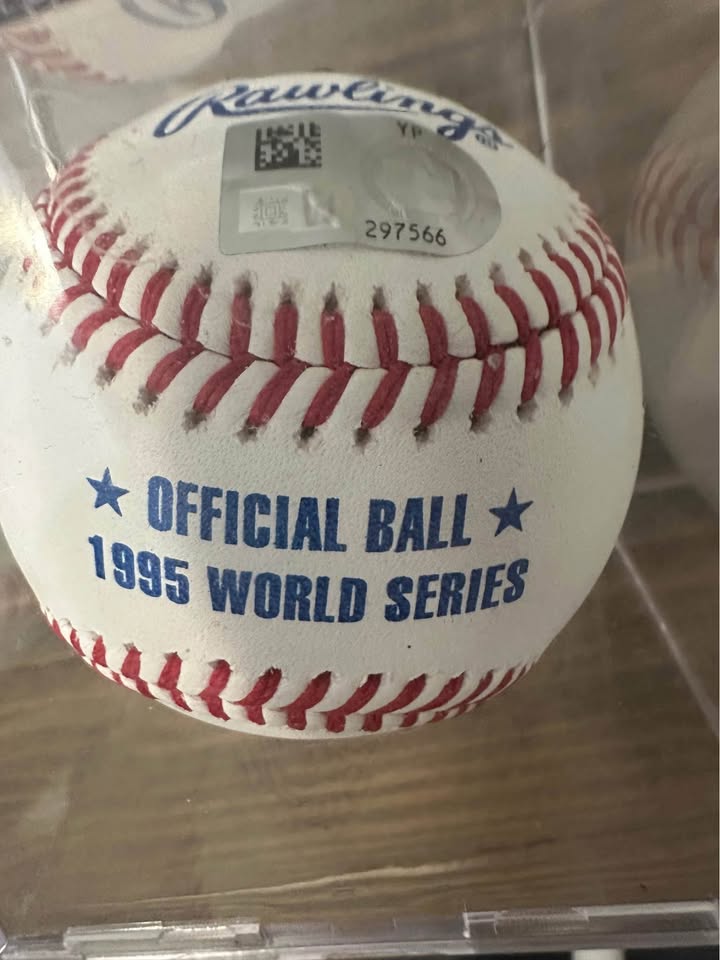 ⚾ David Justice Signed 1995 World Series Baseball (MLB & Fanatics Authenticated) ⚾