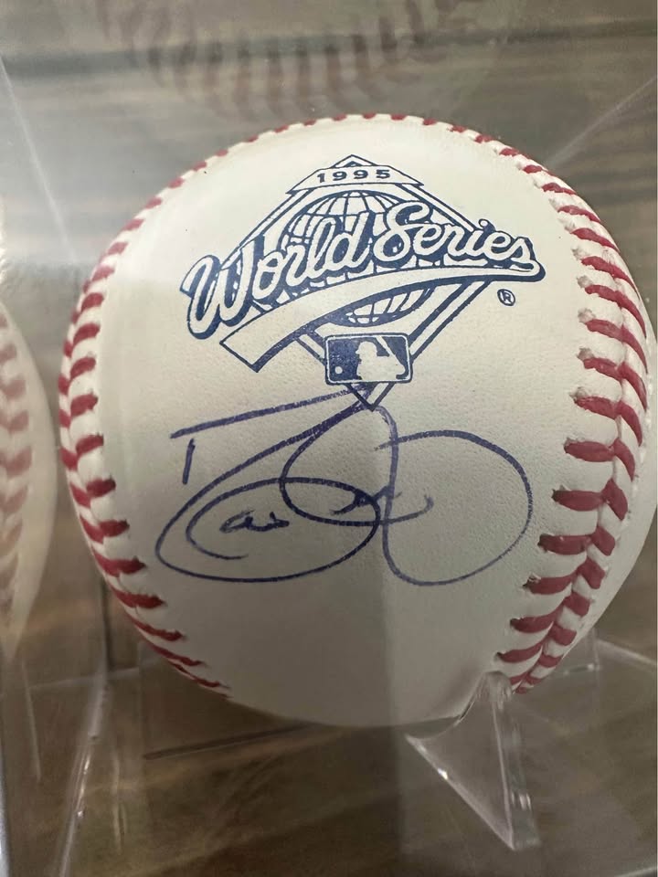 ⚾ David Justice Signed 1995 World Series Baseball (MLB & Fanatics Authenticated) ⚾