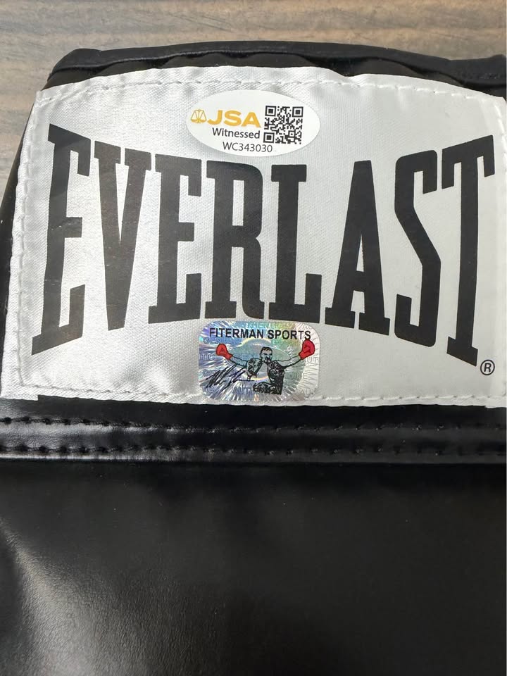 🥊 Mike Tyson Signed Everlast Boxing Glove – JSA Witnessed + Fiterman Sports – Iconic Autograph!