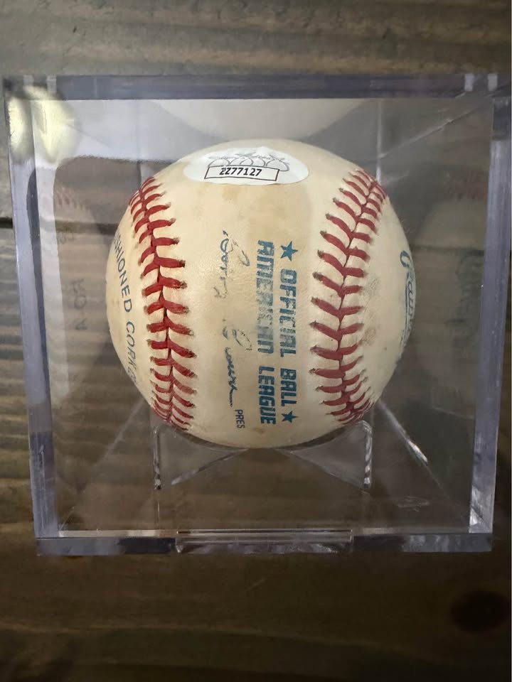 🔥 LEGENDARY MICKEY MANTLE AUTOGRAPHED BASEBALL – JSA CERTIFIED! 🔥
