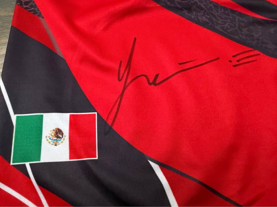 Yair Rodriguez Signed Fight Shorts – Beckett Witnessed (El Pantera)