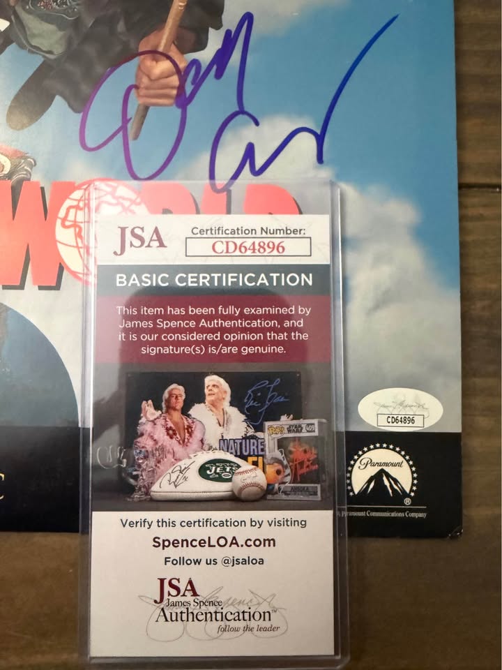 🎸📼 WAYNE’S WORLD LaserDisc (Widescreen) – SIGNED by Dana Carvey (Garth) | JSA AUTHENTICATED 🎬🤘