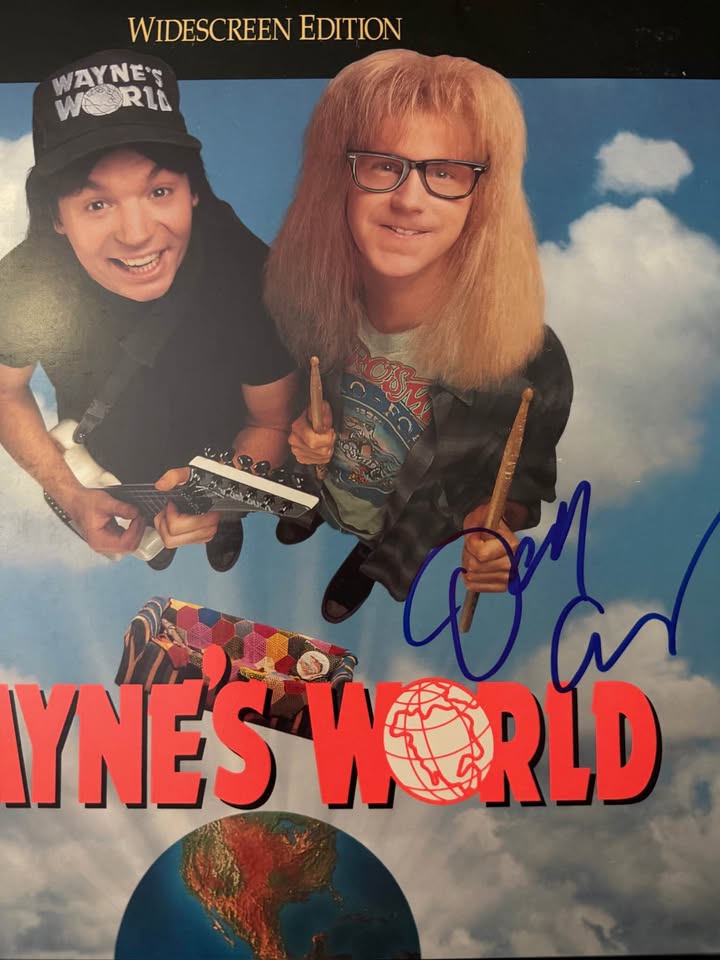 🎸📼 WAYNE’S WORLD LaserDisc (Widescreen) – SIGNED by Dana Carvey (Garth) | JSA AUTHENTICATED 🎬🤘