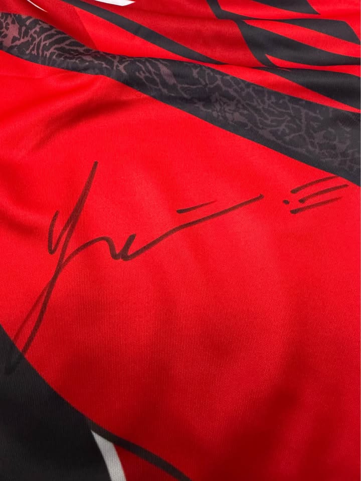 Yair Rodriguez Signed Fight Shorts – Beckett Witnessed (El Pantera)