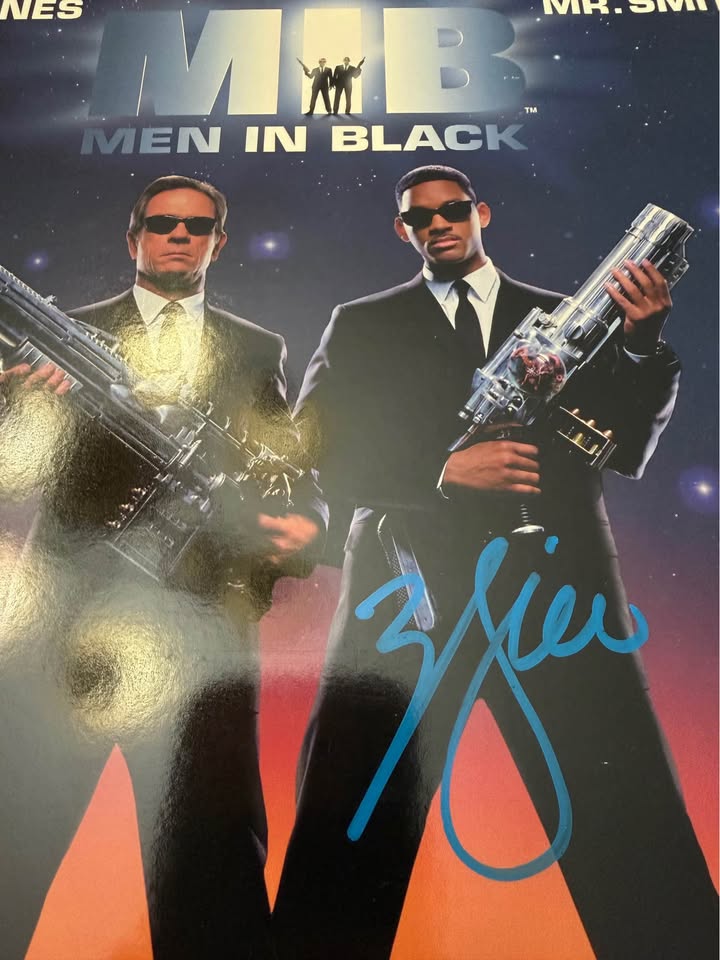 👽🎬 PSA AUTHENTIC Will Smith Signed Men in Black LaserDisc Album – Rare Vintage Movie Collectible!