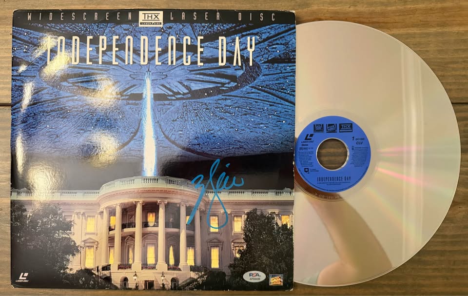 PSA Authentic Will Smith Signed Independence Day LaserDisc