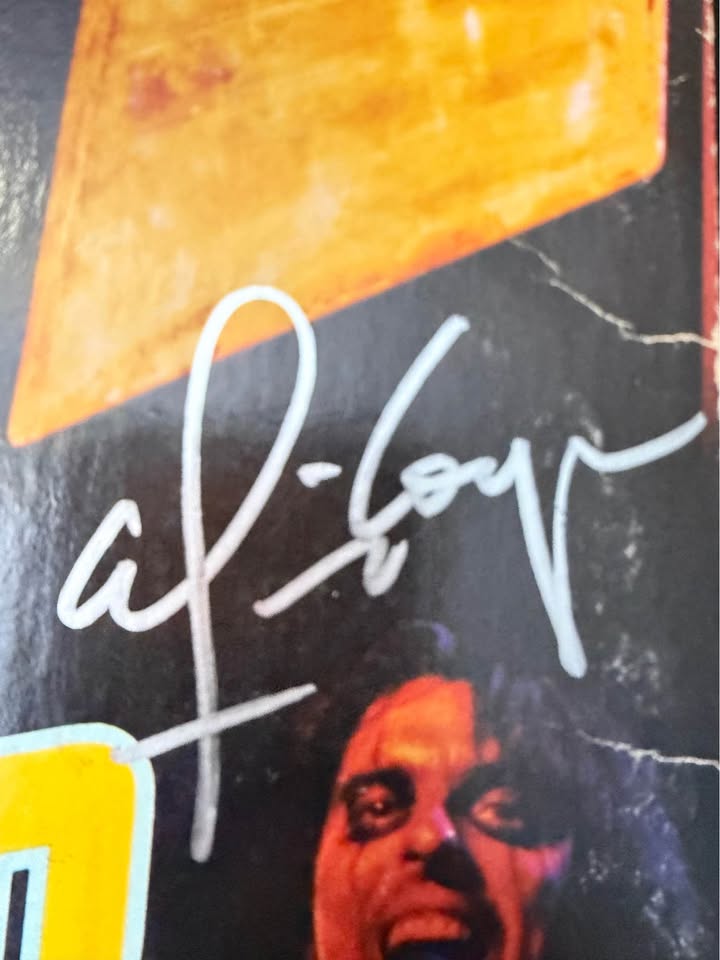 🎸🔥Alice Cooper Hand Signed “The Alice Cooper Show” Vinyl Album – Beckett Witnessed Authentic 🔥🎸