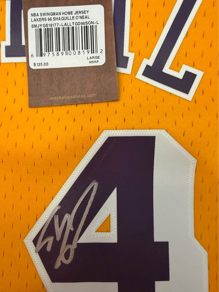 🏀 Shaquille O’Neal Signed Lakers Mitchell & Ness Jersey – Beckett Witnessed
