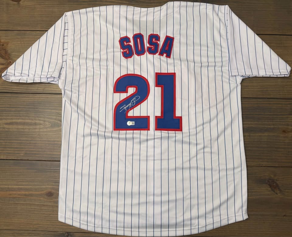 ⚾ Sammy Sosa “Slammin’ Sammy” Signed Custom Pinstripe Jersey – Beckett Witnessed