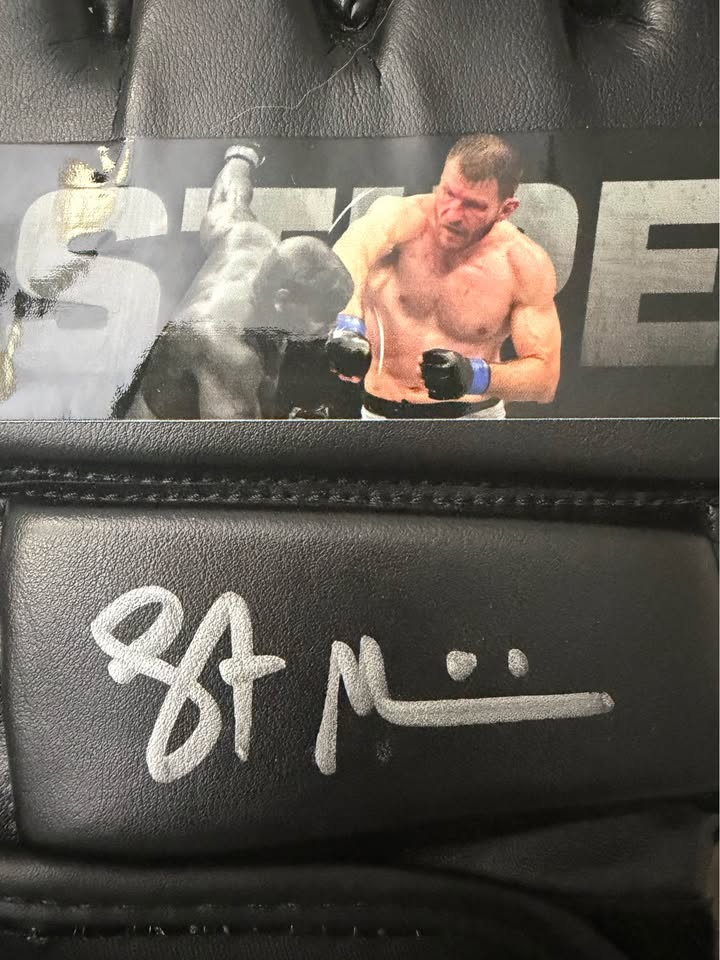 🥊 Stipe Miocic Signed MMA Glove (Beckett BU25679) – Autographed UFC Collectible