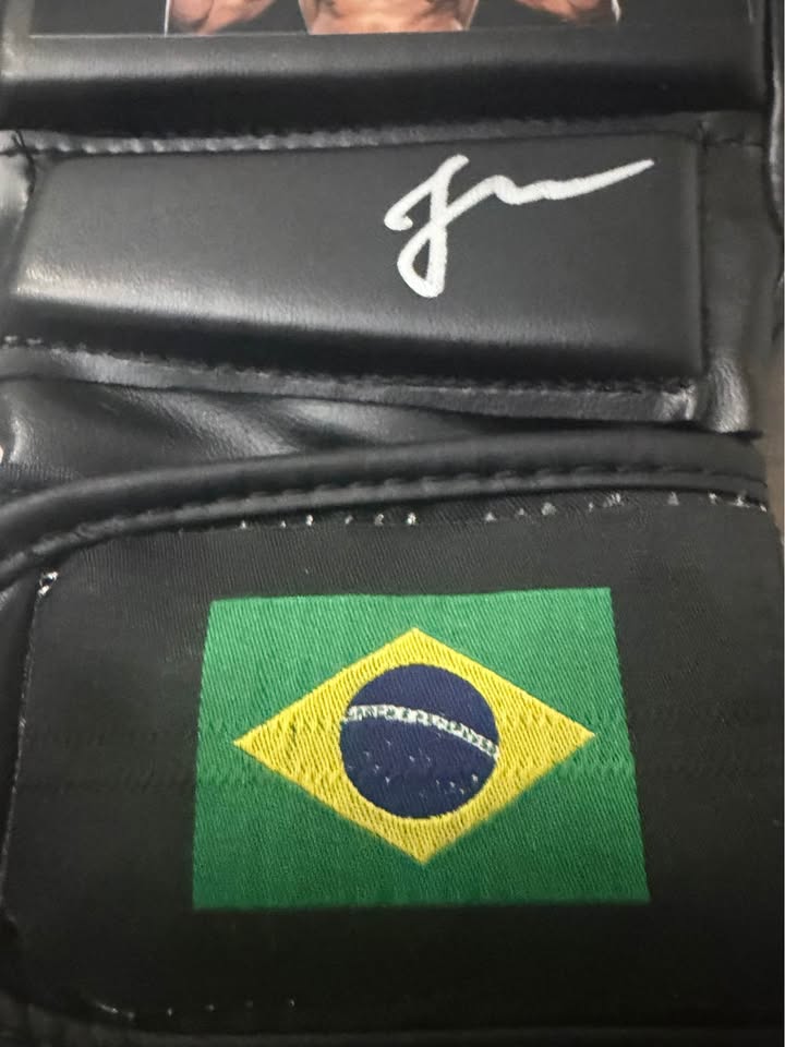 🔥 Johnny Walker Signed MMA Glove (Pristine)