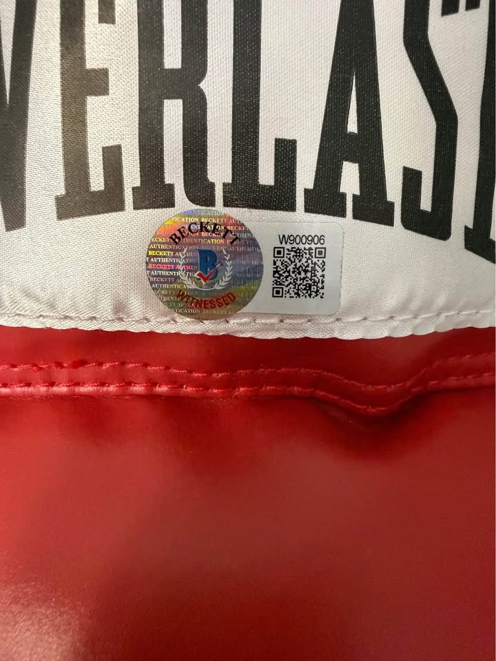 🥊 Antonio Tarver Signed Red Everlast Boxing Glove – Beckett Witnessed 🥊