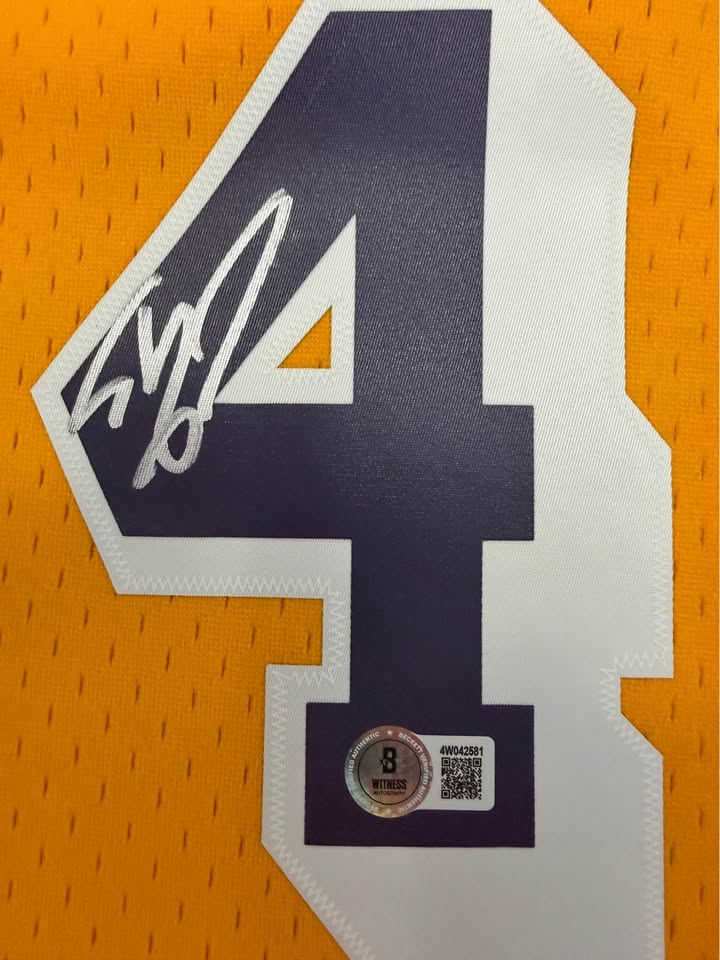 🏀 Shaquille O’Neal Signed Lakers Mitchell & Ness Jersey – Beckett Witnessed