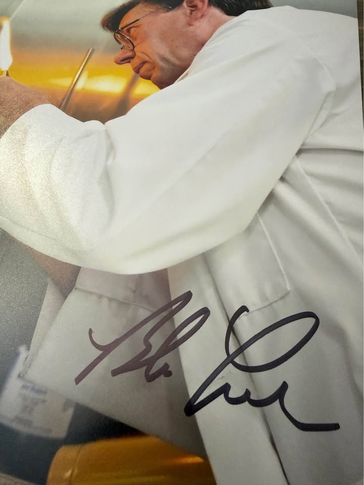 🔬 Bob Lazar Signed Photograph – Beckett Authenticated (BAS) $100