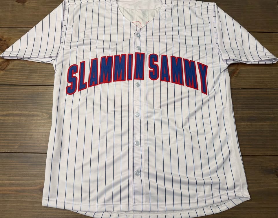 ⚾ Sammy Sosa “Slammin’ Sammy” Signed Custom Pinstripe Jersey – Beckett Witnessed