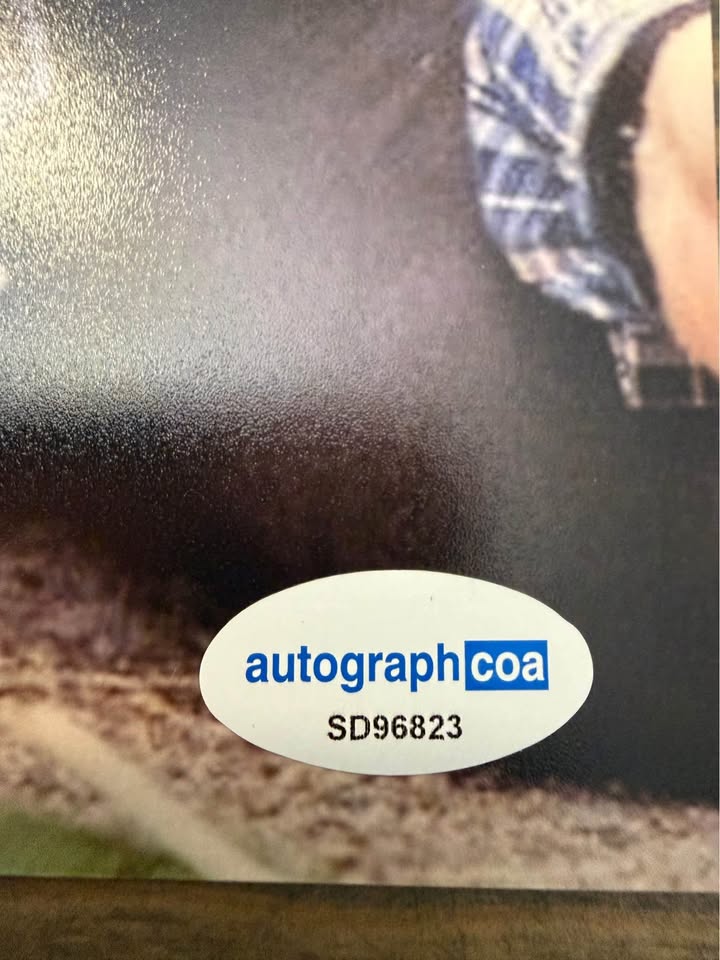 🐒 Jane Goodall Signed 8x10 Photo – AutographCOA Certified (SD96823)