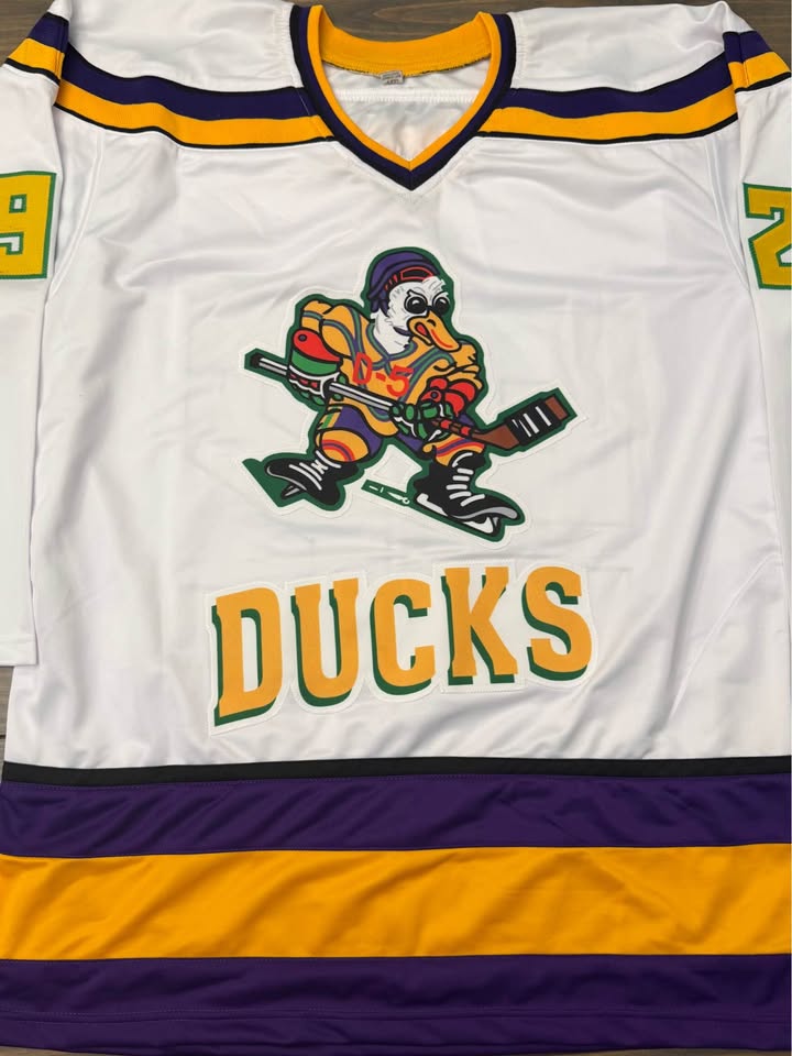 🦆🔥 Mighty Ducks Cast Multi-Signed Jersey (Beckett) 🔥🦆