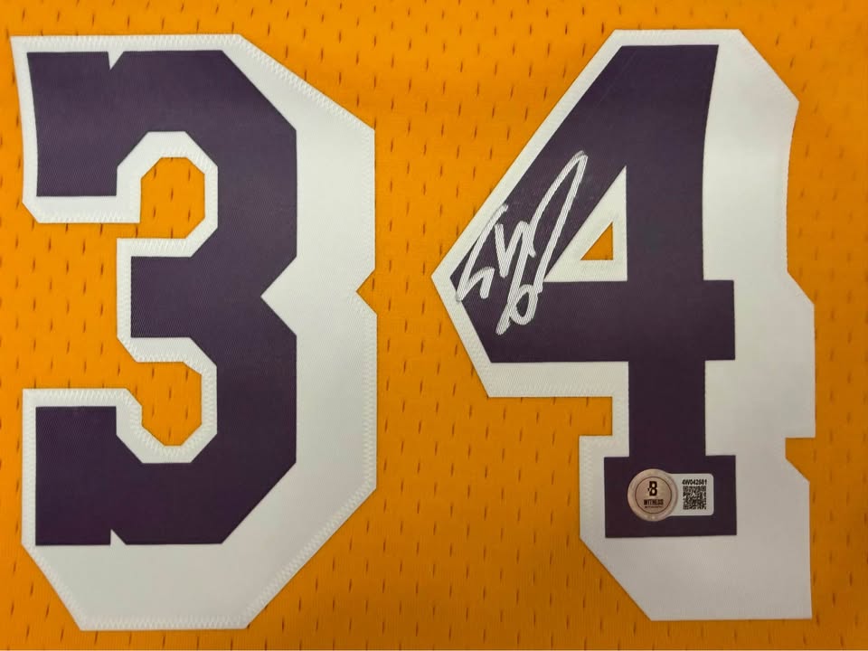 🏀 Shaquille O’Neal Signed Lakers Mitchell & Ness Jersey – Beckett Witnessed