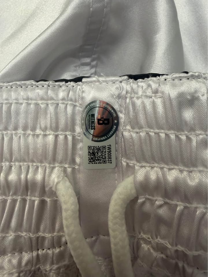 🥊 Errol Spence Jr. Autographed Boxing Shorts (Beckett Witnessed)