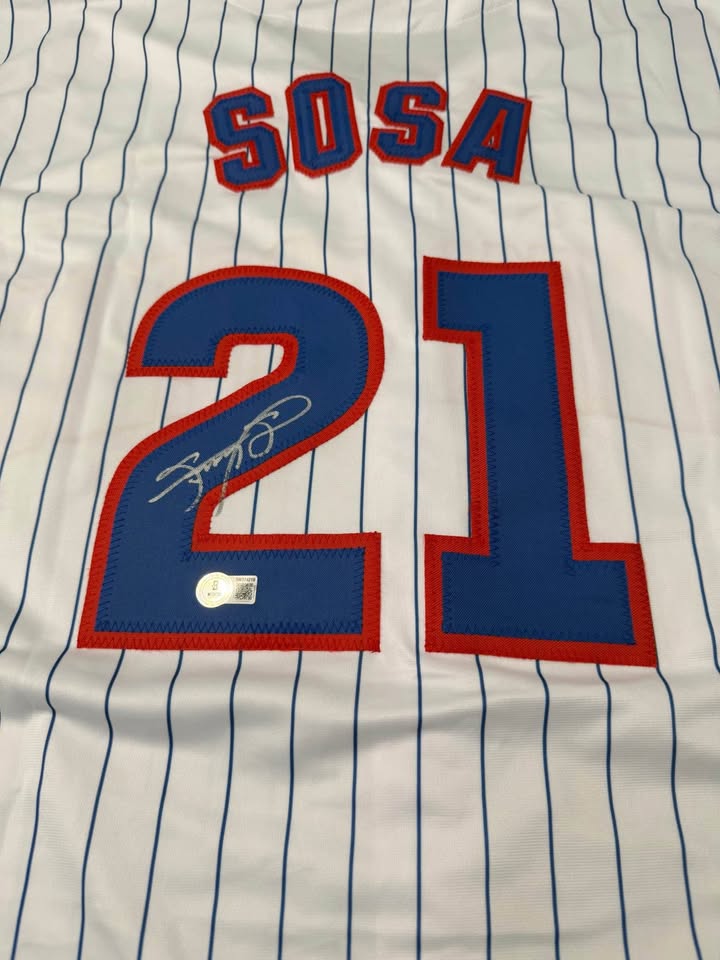 ⚾ Sammy Sosa “Slammin’ Sammy” Signed Custom Pinstripe Jersey – Beckett Witnessed