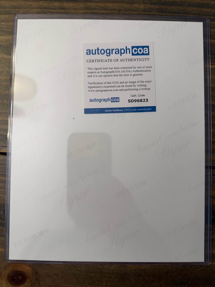 🐒 Jane Goodall Signed 8x10 Photo – AutographCOA Certified (SD96823)