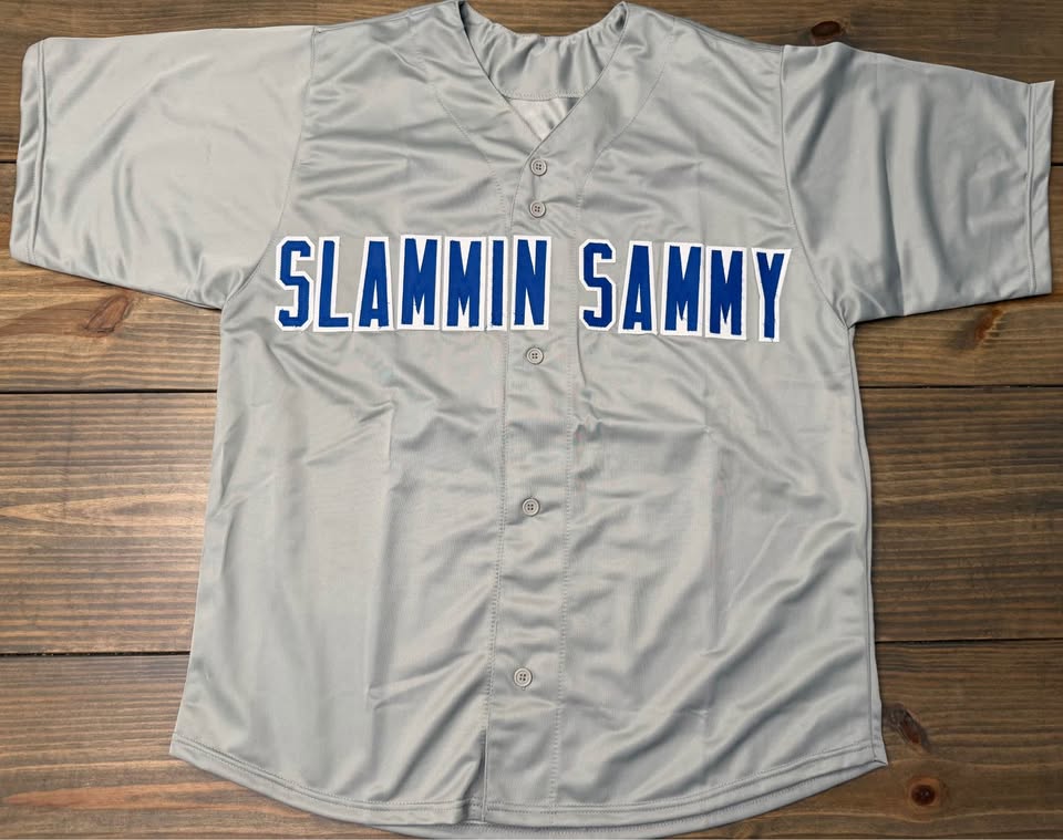 ⚾ Sammy Sosa “Slammin’ Sammy” Signed Gray Jersey – Beckett Witnessed