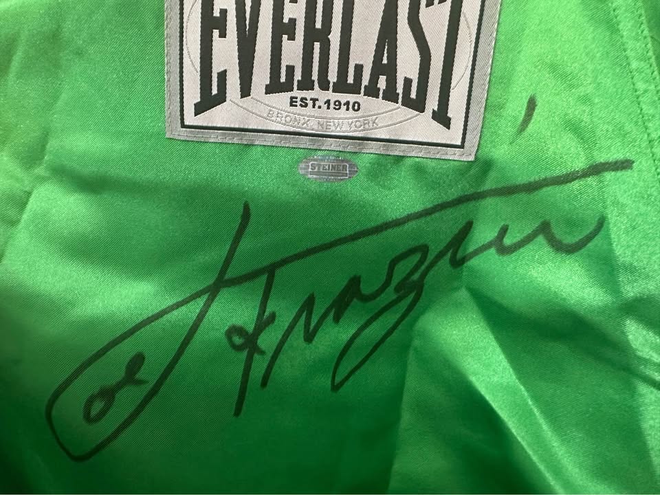 🥊 Joe Frazier Signed Everlast Robe – Dual Authenticated (Beckett & Steiner Sports)