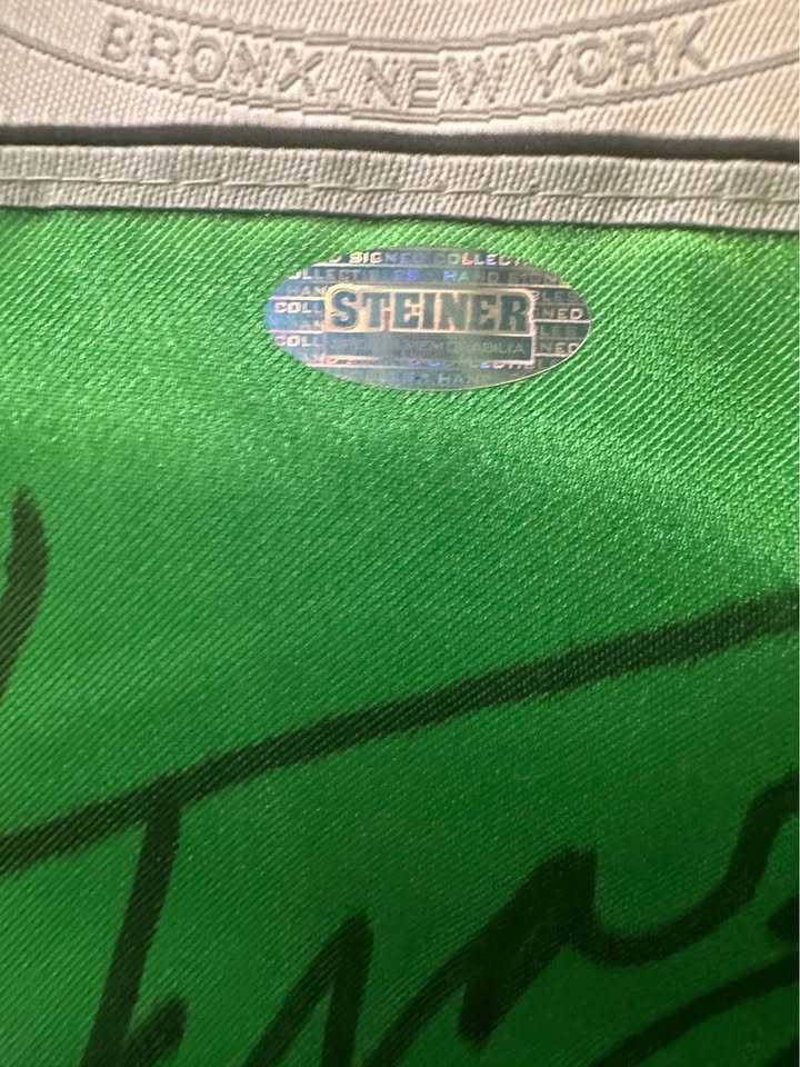 🥊 Joe Frazier Signed Everlast Robe – Dual Authenticated (Beckett & Steiner Sports)