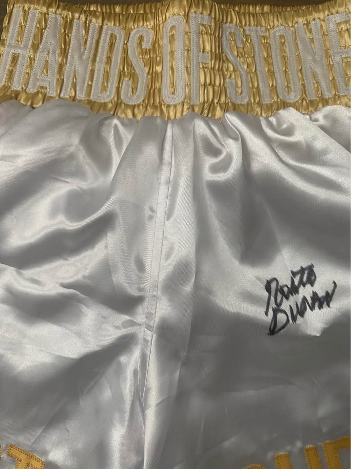 🥊 Roberto Durán Hand-Signed Boxing Trunks (Beckett Authenticated)