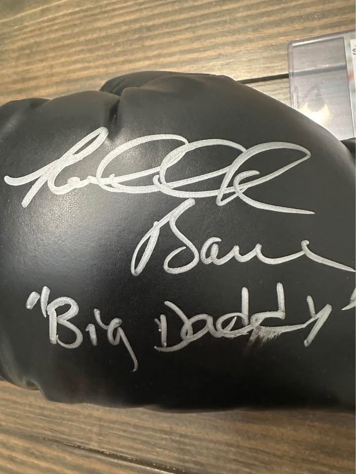 🥊 Riddick Bowe Signed Everlast Glove – “Big Daddy” Inscription Authenticated by Swartz Sports