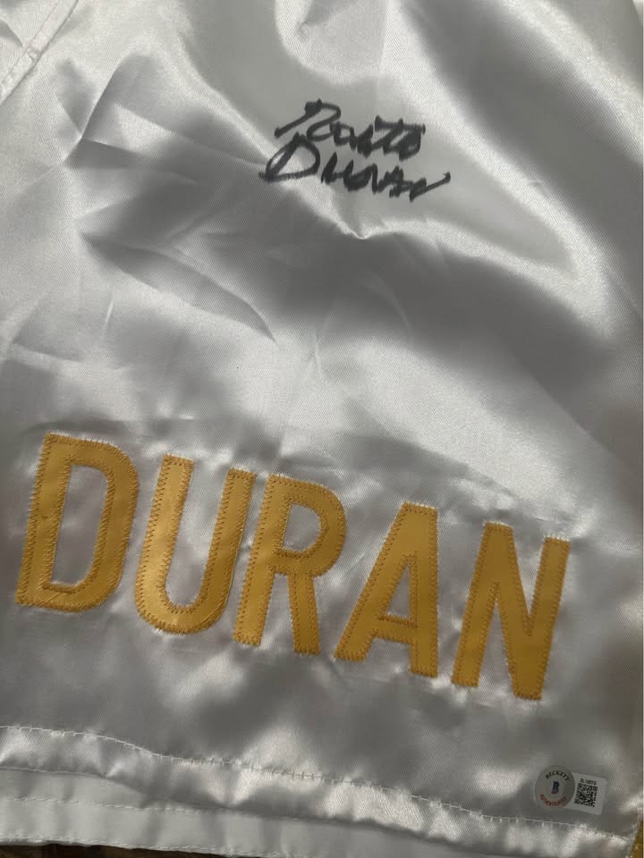 🥊 Roberto Durán Hand-Signed Boxing Trunks (Beckett Authenticated)
