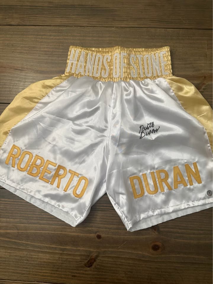 🥊 Roberto Durán Hand-Signed Boxing Trunks (Beckett Authenticated)