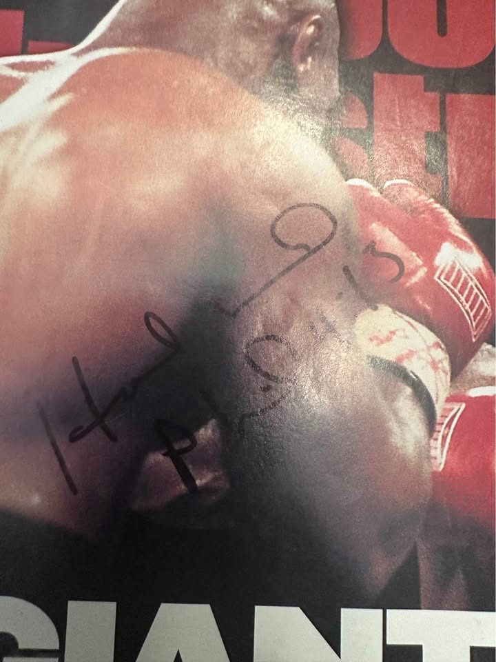 🥊 Evander Holyfield Signed Sports Illustrated Magazine
