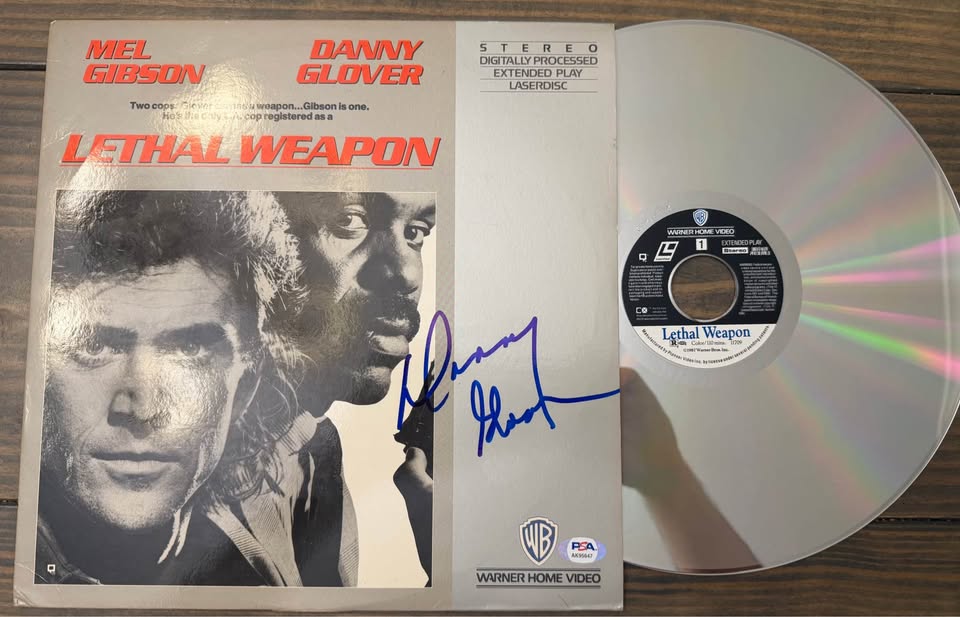 🎬 Danny Glover Signed Lethal Weapon LaserDisc – PSA Authenticated (Retro)