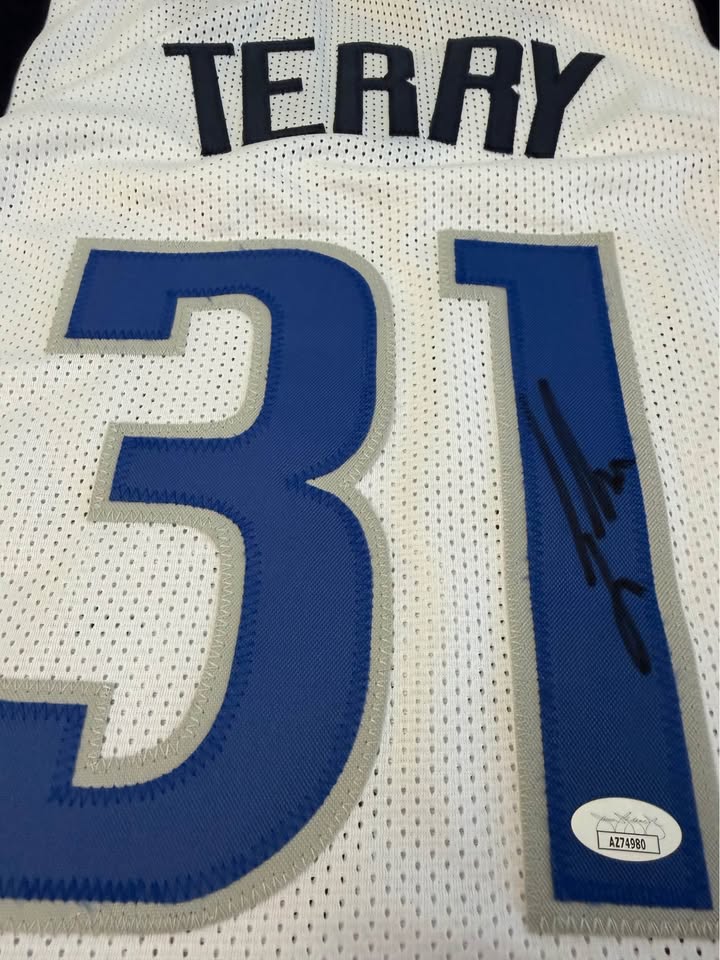 🏀🔥 Jason Terry Signed Dallas Mavericks Jersey #31 (JSA Certified) 🔥🏀