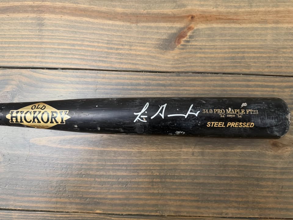 ⚾ Old Hickory Pro Model Game-Used Bat Signed by Luis Gonzalez (Beckett Witnessed) ⚾