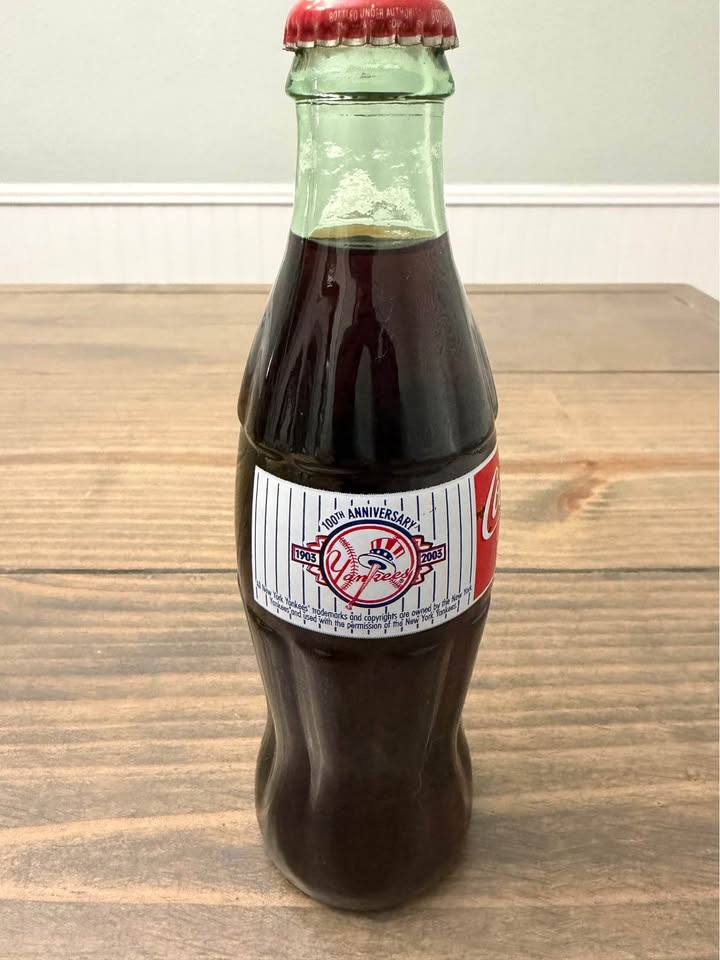 ⚾🥤 Coca-Cola New York Yankees 100th Anniversary Commemorative Bottle (1903–2003) – Sealed 🥤⚾