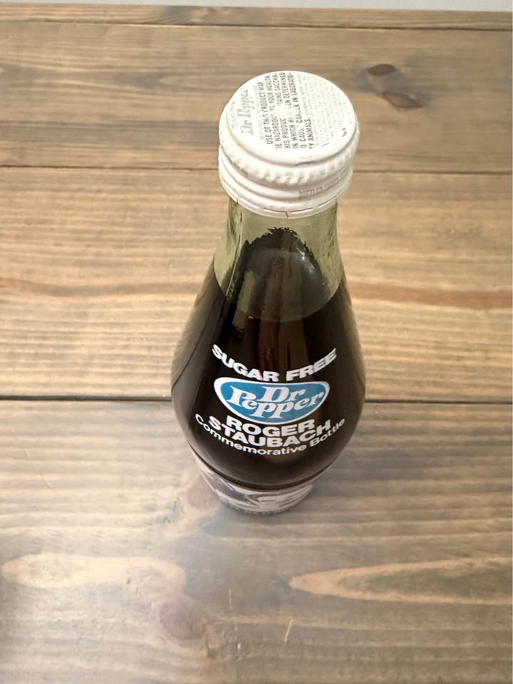 🏈 Roger Staubach Dr Pepper Commemorative Bottle – Dallas Cowboys – Vintage 32oz (Full / Unopened)