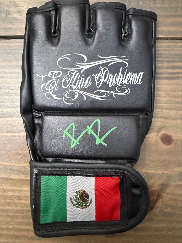 🥋 PSA Authentic Raul Rosas Jr. Signed MMA Glove – PSA/DNA Certified