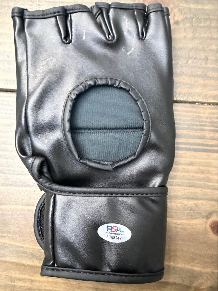 🥋 PSA Authentic Raul Rosas Jr. Signed MMA Glove – PSA/DNA Certified