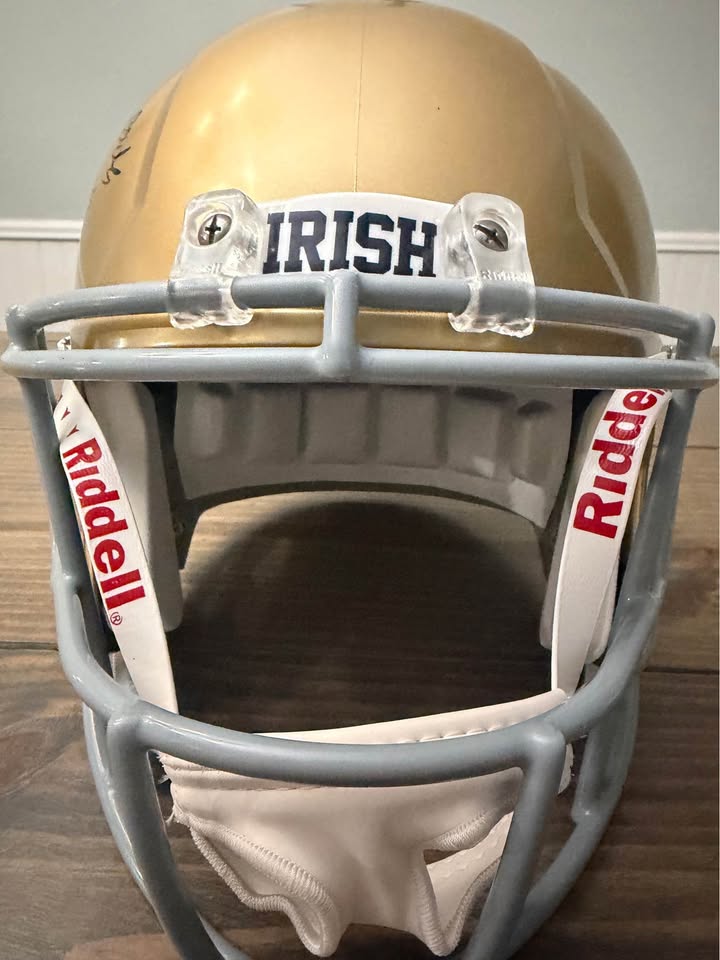 🏈 Rudy Ruettiger Dual-Signed Notre Dame Full-Size Helmet – Beckett Witnessed – Quote + Play Diagram